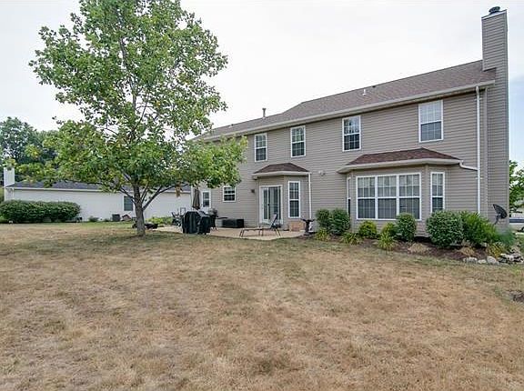 awesome flat backyard backing to common ground