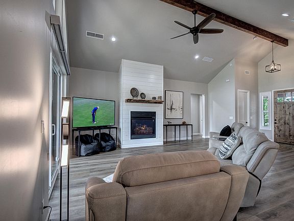 5th image of 1708 E Velvet Mesquite Ct