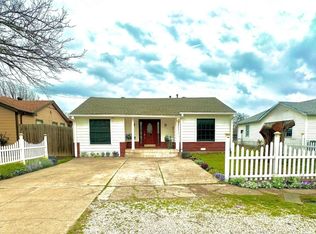 424 NW 17th St, Grand Prairie, TX 75050