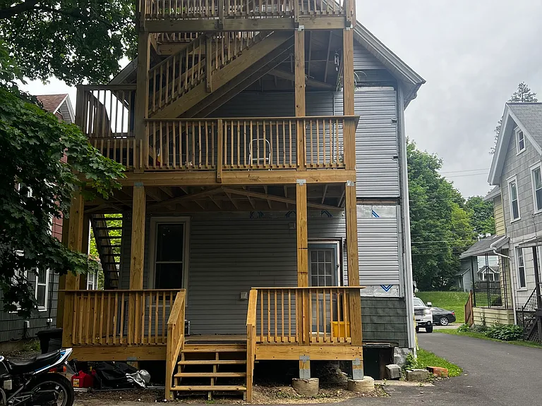 27 Cedar St #1 — Photo 11