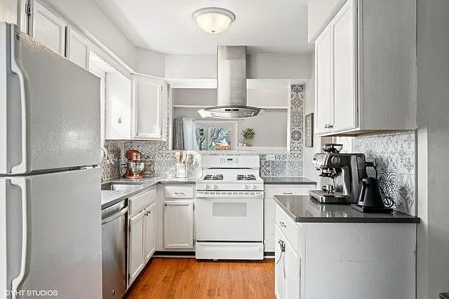 839 N Center St — Photo 13