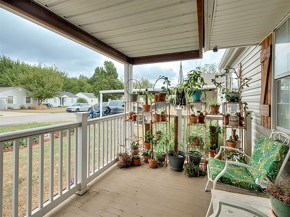 4th image of 4744 SE 26th St