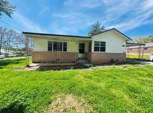 76 Spring St, Melbourne, AR 72556