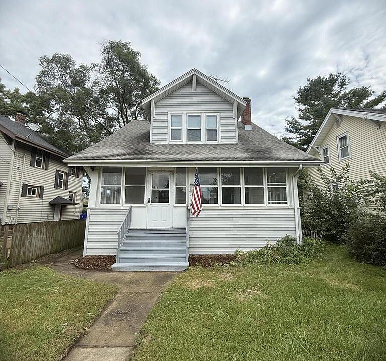 1st image of 7235 Sheridan ROAD
