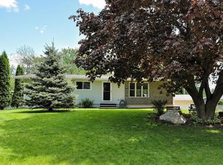 1490 Rainbow Ave, Maple Plain, MN 55359