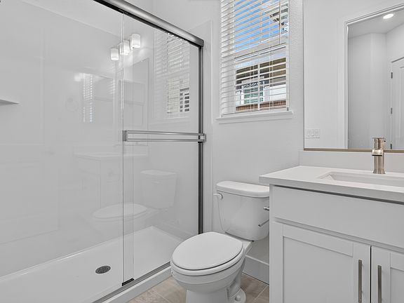 5th image of 529 E Fiorino St