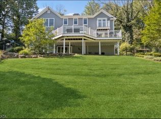 44 State Park Rd, Chester, NJ 07930