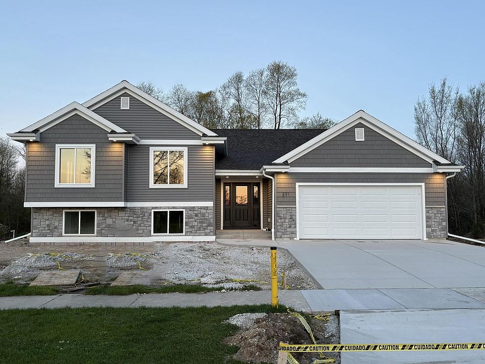 1st image of 271 Cardinal DRIVE
