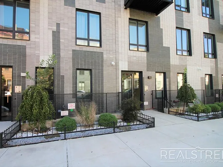 98 Himrod St #3R — Photo 15