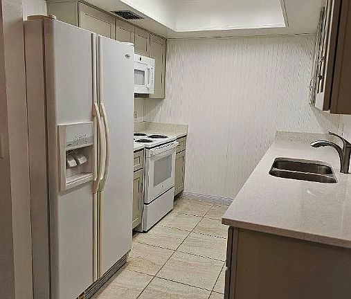 2nd image of 2426 Mill Run Blvd