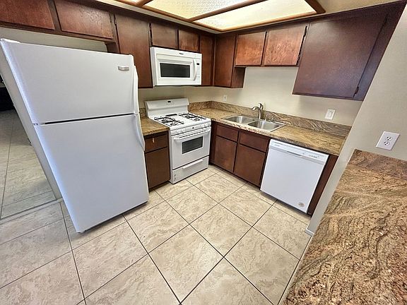 4th image of 749 Rock Springs Dr APT 201