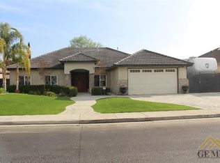 5204 Wailea Dr, Bakersfield, CA 93312