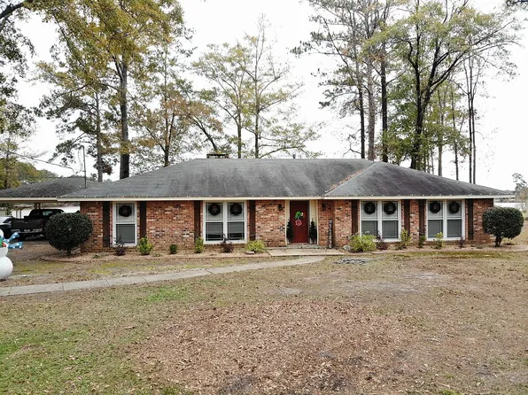 221 Lakeshore Dr, Millbrook, AL 36054