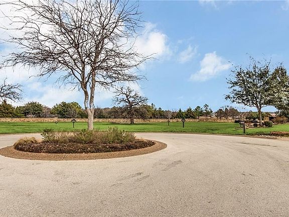 5th image of 1904 Gaillardia Ct