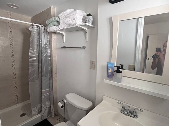 3rd image of 1926 E 123rd St #3/4