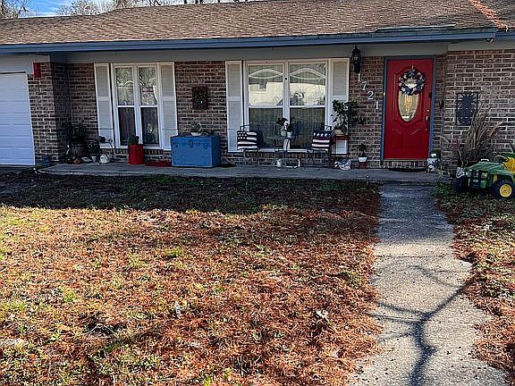 3rd image of 1721 Bay Cir E