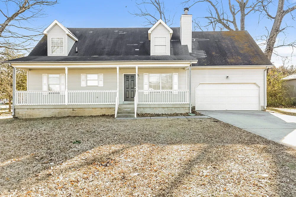 4 bed, 2.5 bath, 2326 sqft, $2,980 — Photo 1