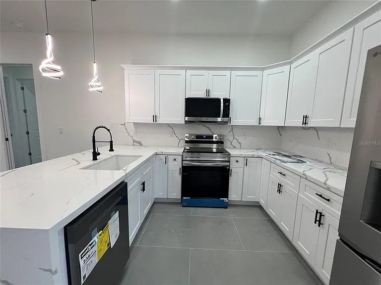 21492 Dollard Ave — Photo 8