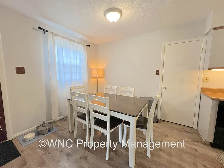 53 Tipperary Dr — Photo 7