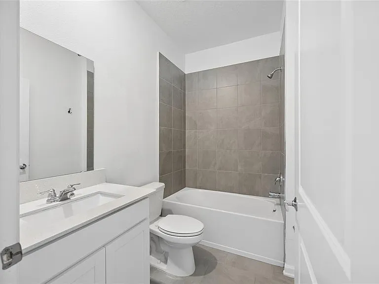 363 Loch Ct — Photo 16