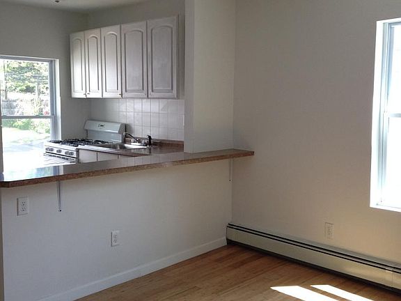 2nd image of 143 William St #2