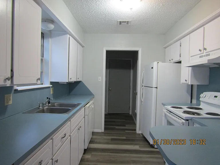 7008 NW Kingsbury Ave — Photo 25