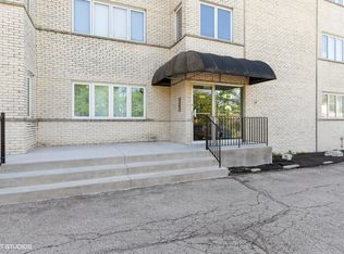 941 N Northwest Hwy APT 1A, Park Ridge, IL 60068