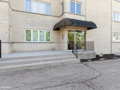 941 N Northwest Hwy APT 1A, Park Ridge, IL, 60068