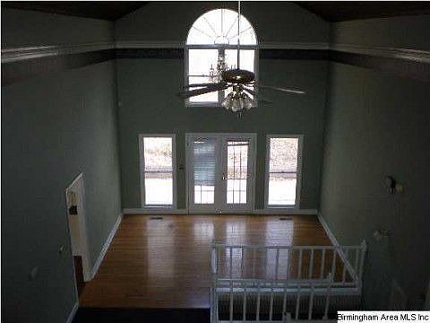 2nd image of 1405 Greenbrier Ln