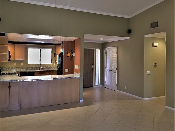 2nd image of 302 Tiffany Cir E