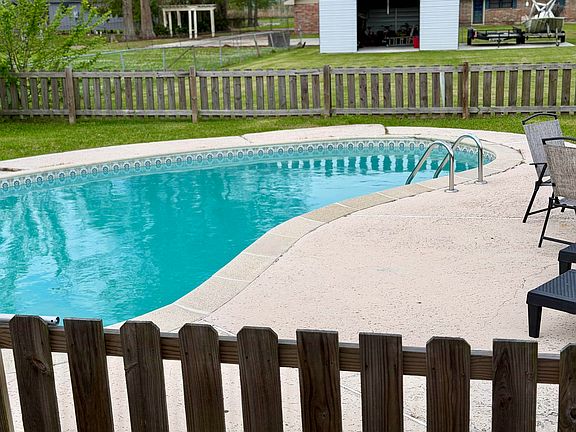 2nd image of 225 Guidry St