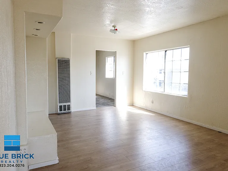1401 W 53rd St — Photo 3