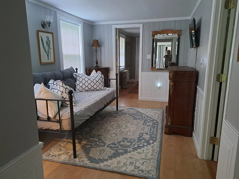 414 Blueberry Ln — Photo 10