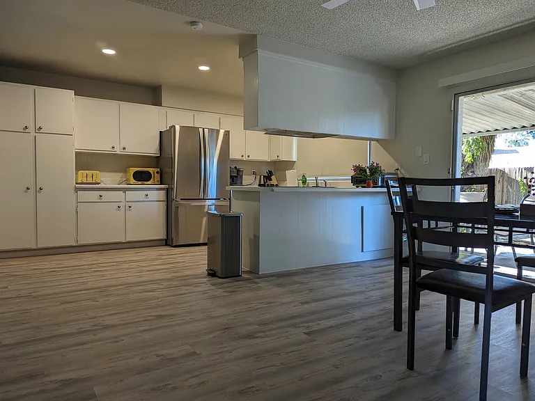 2035 E Cornell Dr — Photo 25