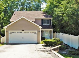 19817 W West Shore Dr, Mundelein, IL