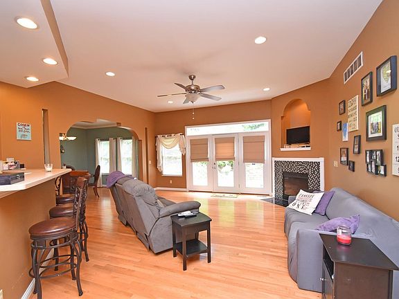 5th image of 20311 Alpine Dr