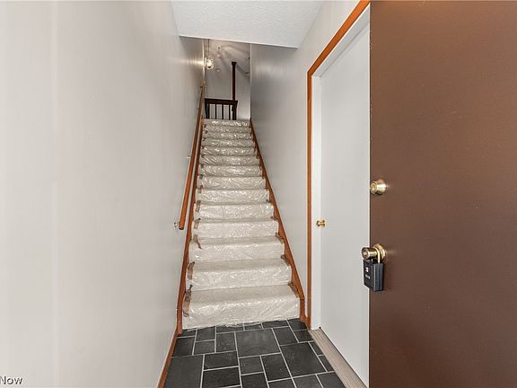 2nd image of 32665 Willowbrook Ln