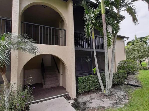 539 Shady Pine Way APT B2