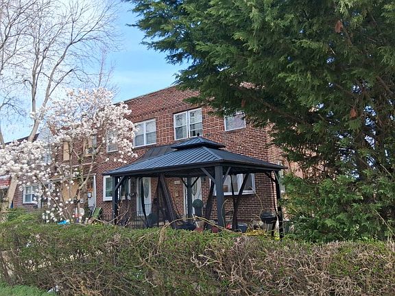 2nd image of 1100 E Sharpnack St