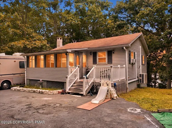 261 Wynding Way, Bushkill, PA 18324
