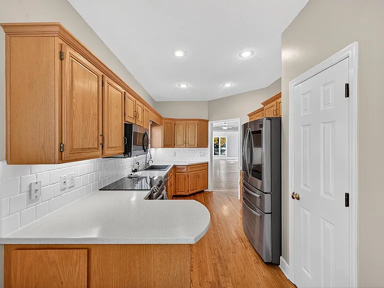 205 Club Villa Dr W — Photo 13