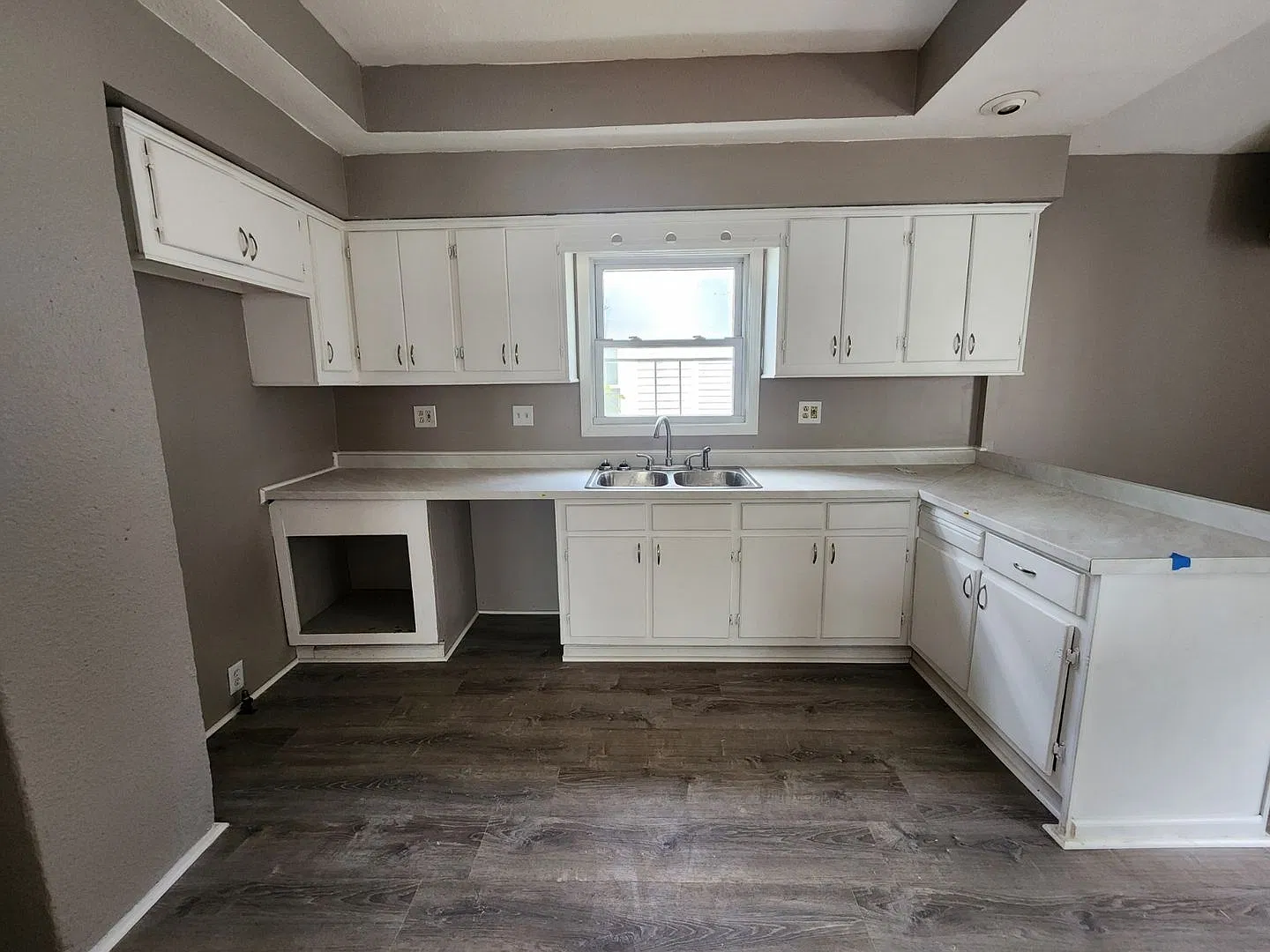 Three Bedroom Single Family Home! — Photo 3