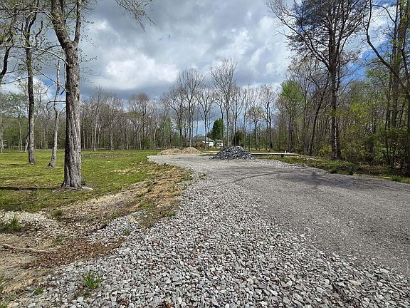 3rd image of 361 Carrie Dr Lot 8