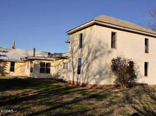 96 NW 64th Ter, Columbus, KS 66725