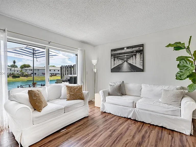 14207 SW 121st Pl — Photo 4