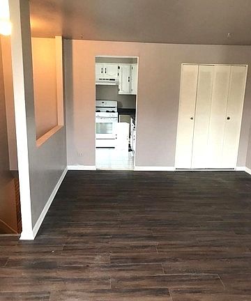 5th image of 115 Millbrook Ln #115
