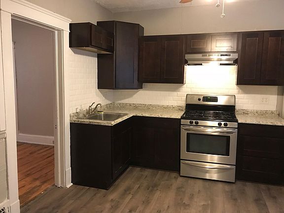 3rd image of 2089 Robin St APT 1