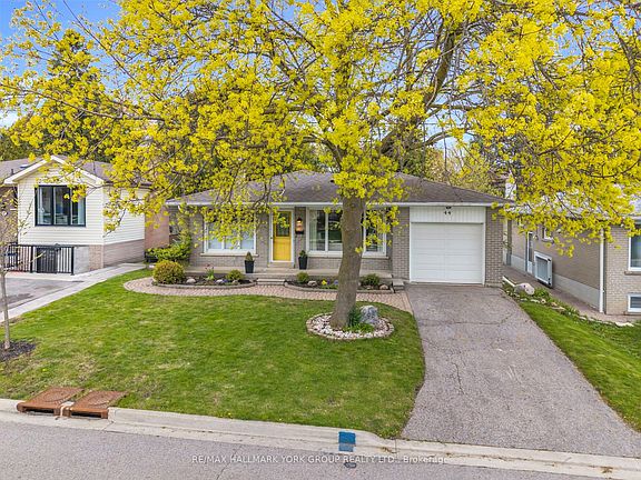 2nd image of 44 Kemano Rd