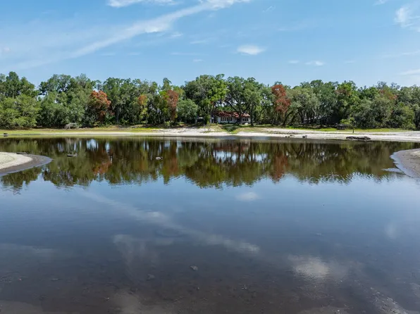 291 SE Lakeview Dr, Branford, FL 32008
