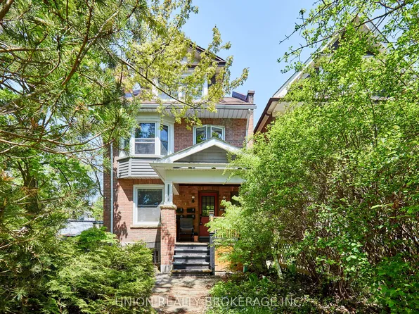 92 Dixon Ave Floor 3, Toronto, ON M4L 1N7